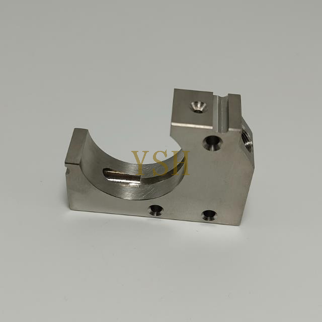 A290-8110-X770 Fanuc Wire Cut EDM Parts Lower Guide Block a